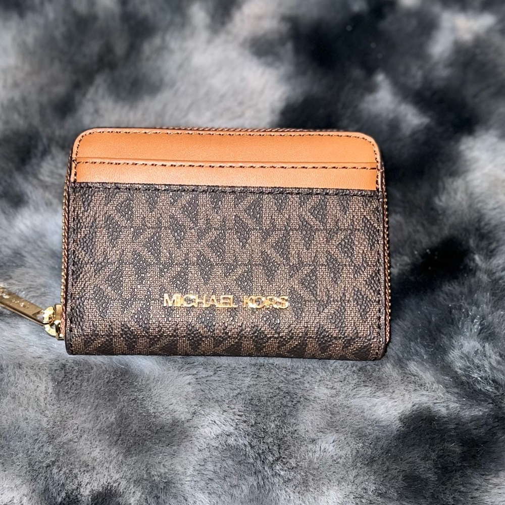 Michael Kors mini wallet